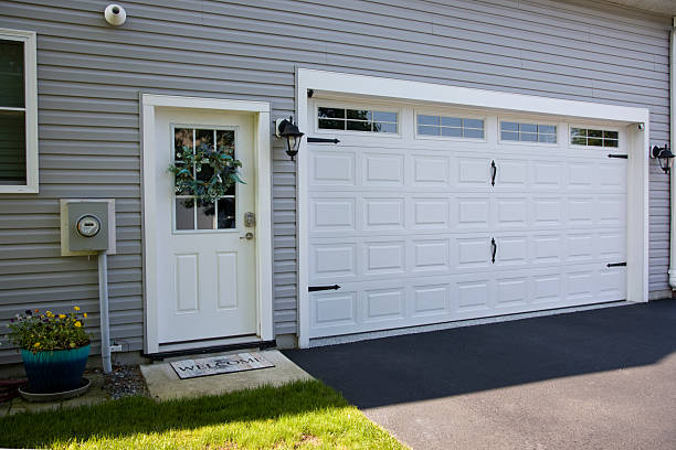 24/7 Emergency Garage Door Roller Replacement experts in Bottineau, ND